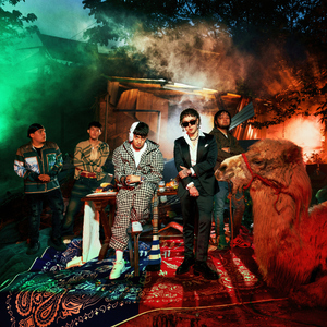 骑女马四肢着地爬行
